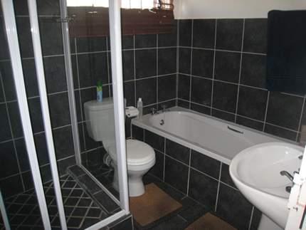 To Let 3 Bedroom Property for Rent in Somerset West Western Cape
